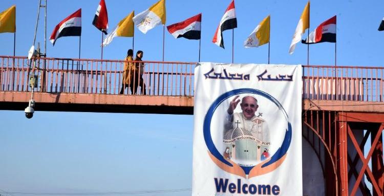 Папата посещава символични места в Ирак